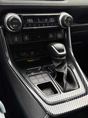Toyota RAV4 Adventure Plus, 2024 года, пробег 36806 км