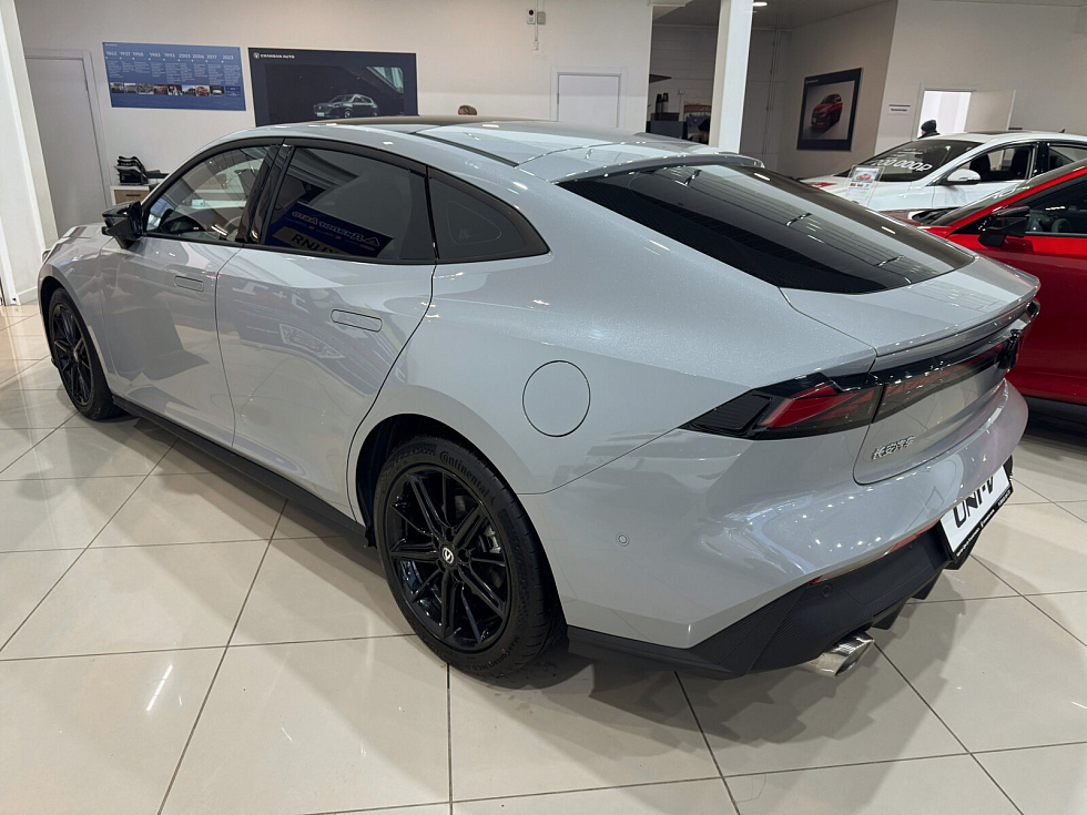 Changan UNI-V DLX, серебряный