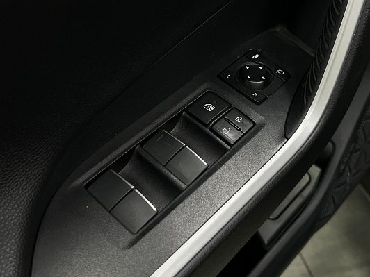 Toyota RAV4 Комфорт, 2020 года, пробег 29227 км