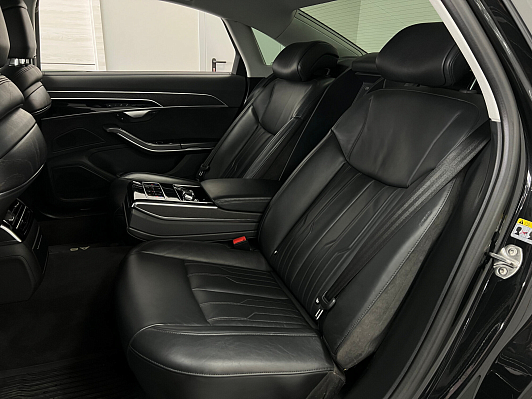 Audi A8 Business, 2018 года, пробег 240952 км