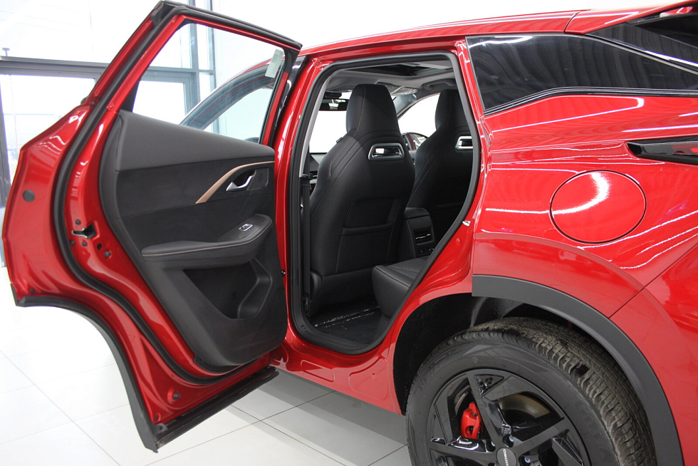 Omoda C5 , красный