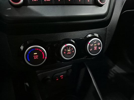 Kia Rio Luxe, 2015 года, пробег 134982 км