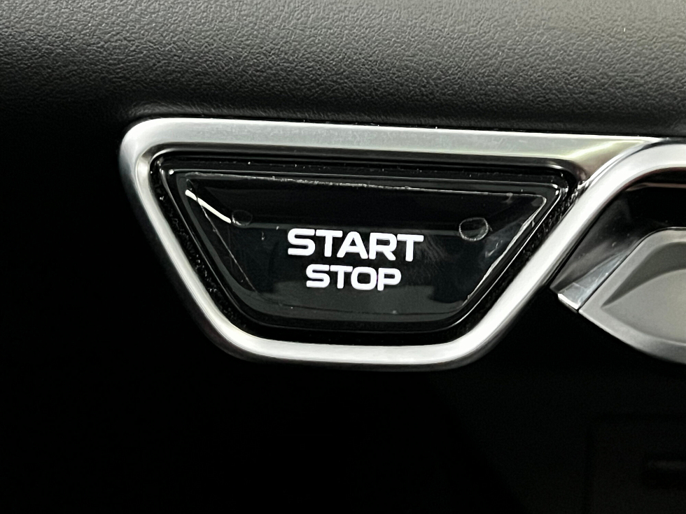 Geely Coolray Luxury, белый