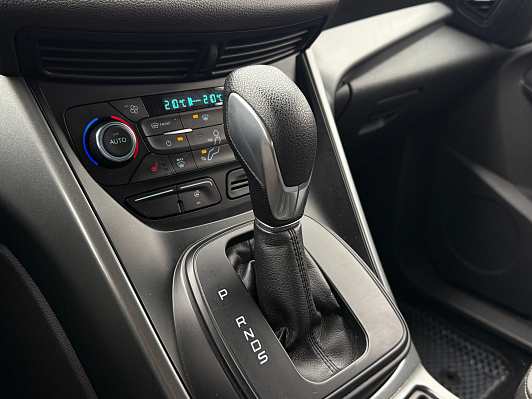 Ford Kuga Trend, 2016 года, пробег 114290 км