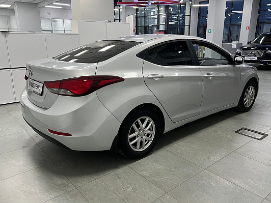 Hyundai Elantra, 2015 года, пробег 176500 км