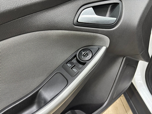 Ford Focus SYNC Edition, 2015 года, пробег 178730 км