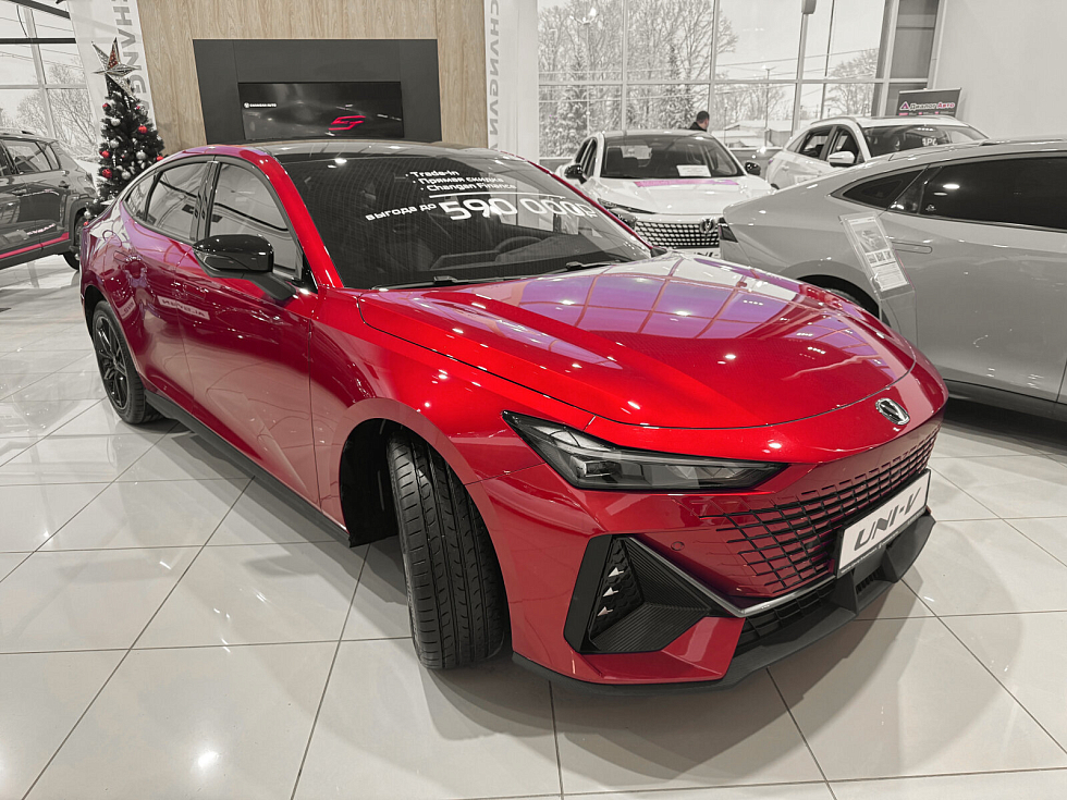 Changan UNI-V DLX, красный