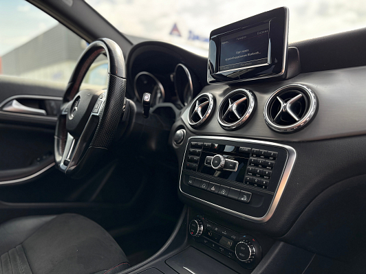 Mercedes-Benz GLA GLA 250 4MATIC Особая серия, 2015 года, пробег 177393 км