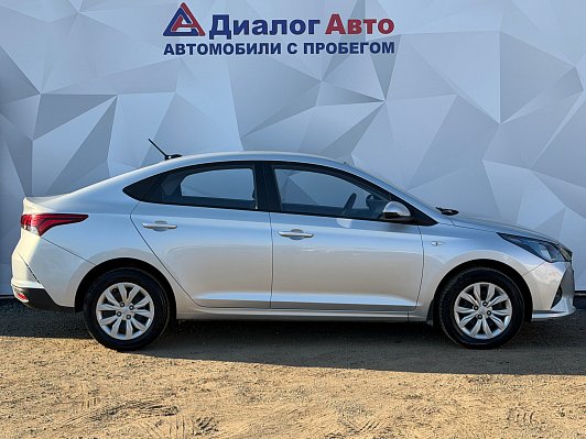 Hyundai Solaris Специальная Серия "10 лет" + Comfort, 2021 года, пробег 13000 км