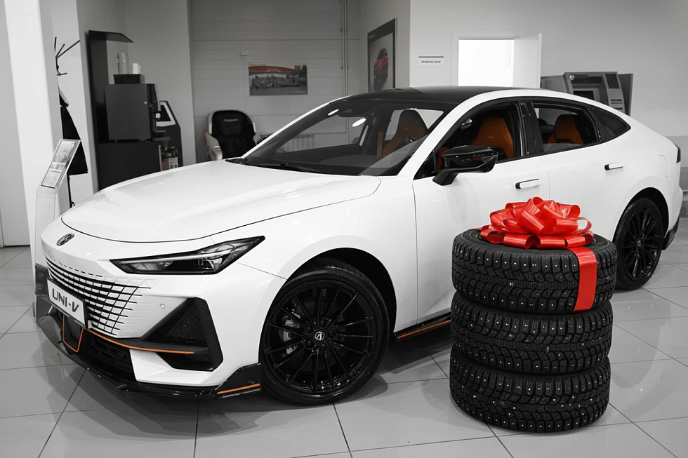 Changan UNI-V DLX, белый