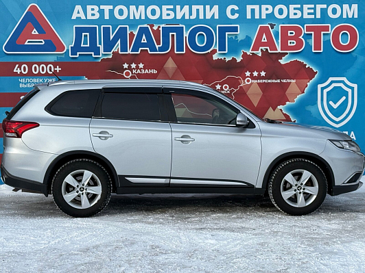 Mitsubishi Outlander Intense, 2016 года, пробег 210921 км