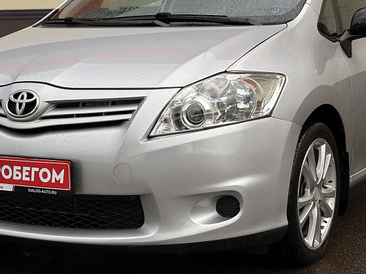 Toyota Auris, 2011 года, пробег 232507 км