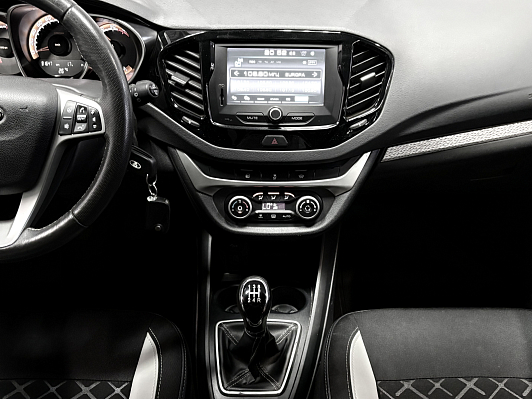Lada (ВАЗ) Vesta Luxe Multimedia, 2020 года, пробег 91000 км