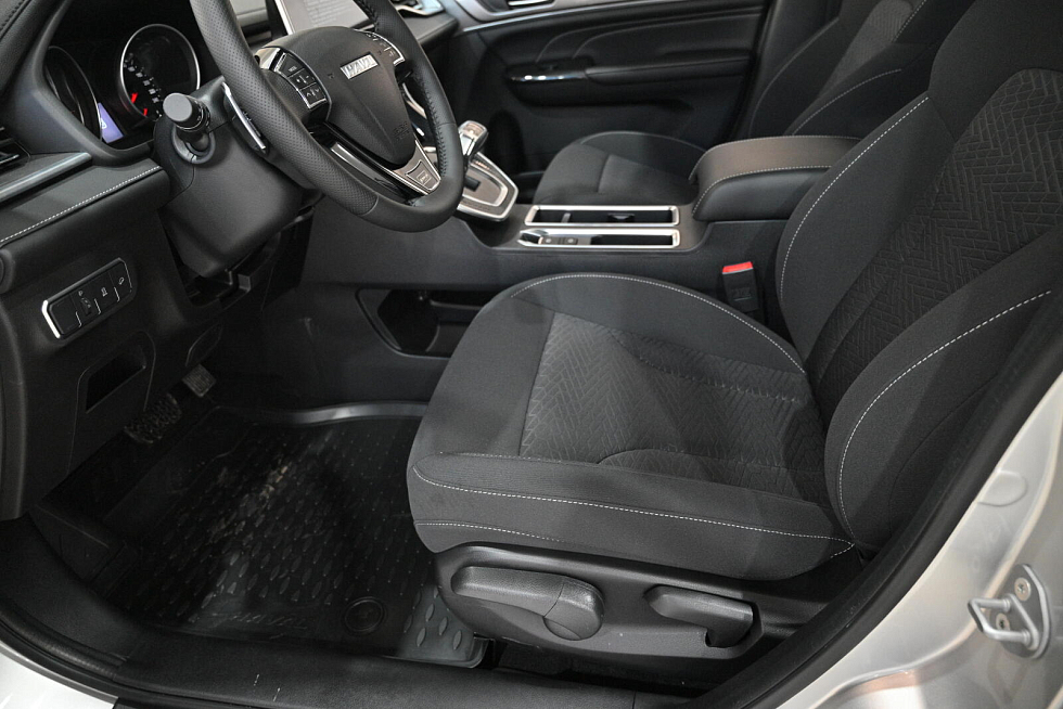 Haval M6 Оптимум, серый