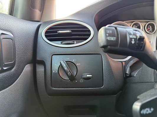 Ford Focus Titanium Special Edition, 2010 года, пробег 147000 км