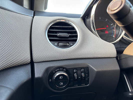 Chevrolet Cruze LT (10.2008  12.2012), 2012 года, пробег 219328 км