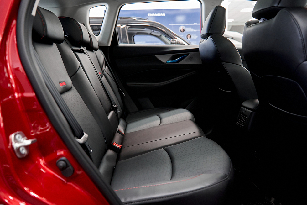 Changan CS35 Plus Техно, красный