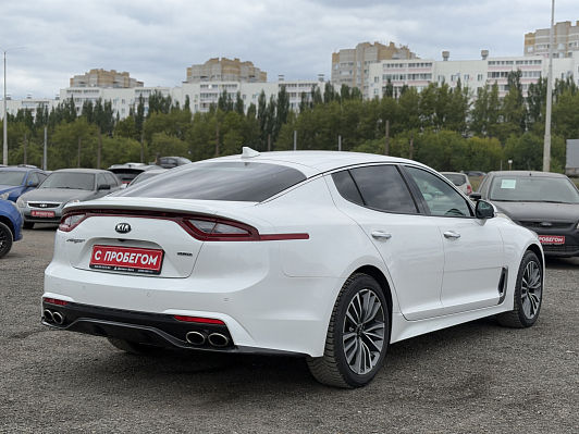 Kia Stinger Luxe, 2019 года, пробег 130395 км