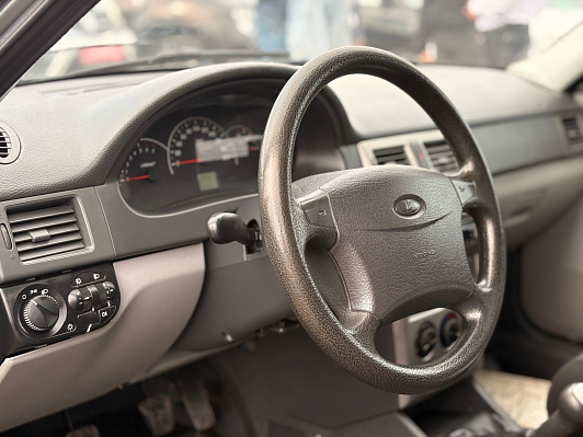 Lada (ВАЗ) Priora Норма, 2011 года, пробег 196000 км