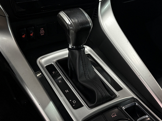 Mitsubishi Pajero Sport Ultimate, 2017 года, пробег 117001 км