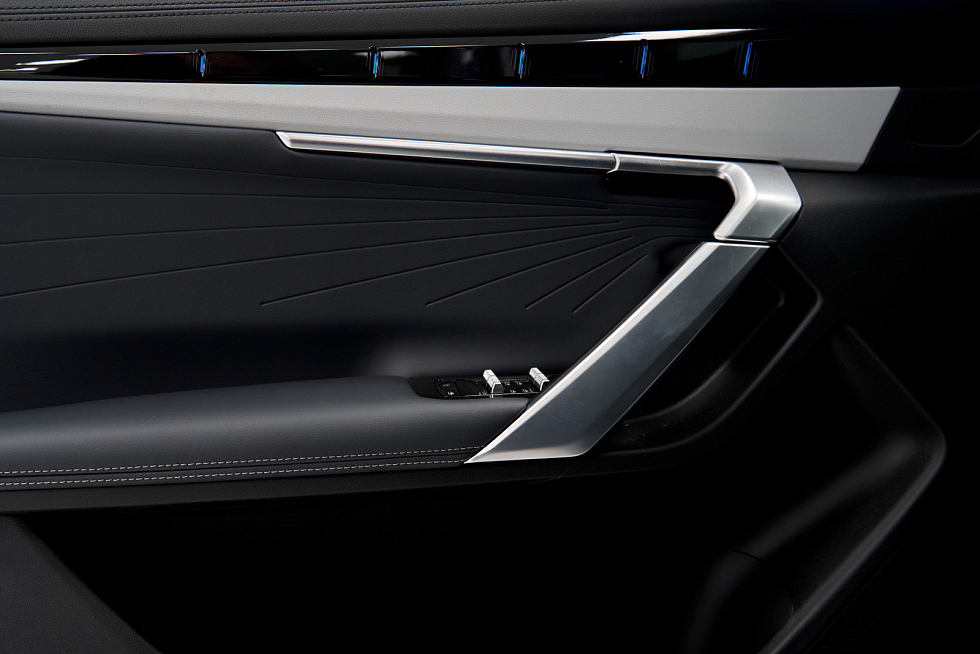 Geely Atlas Спорт, голубой