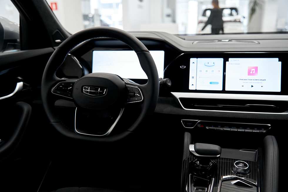 Geely Monjaro Flagship (2023-2025), серый