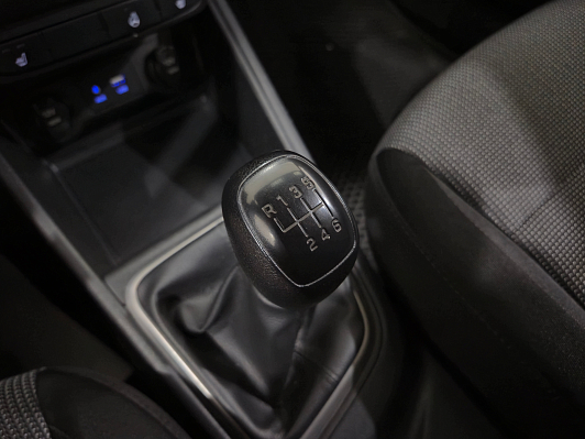 Hyundai Solaris Active, 2017 года, пробег 149526 км