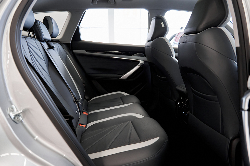 Geely Atlas Flagship Sport, серый