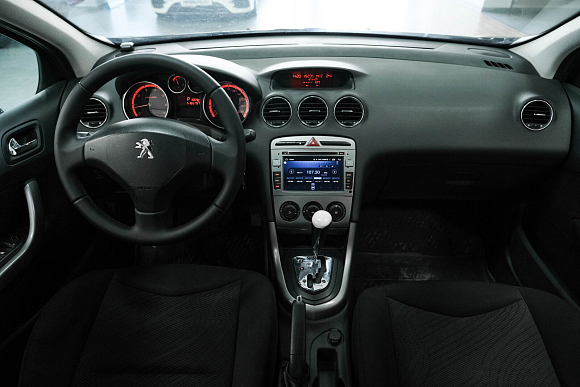 Peugeot 308 Access, 2011 года, пробег 165765 км