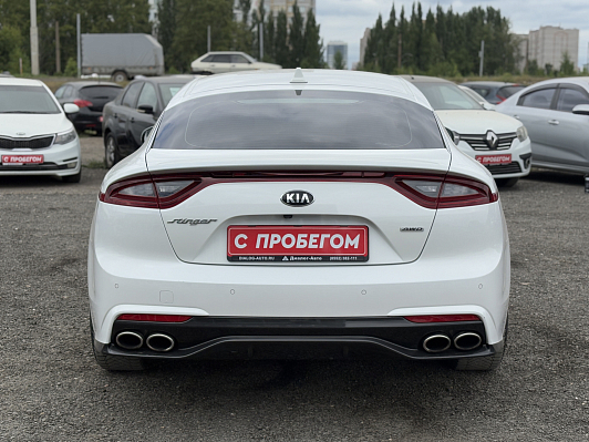 Kia Stinger Luxe, 2019 года, пробег 130395 км