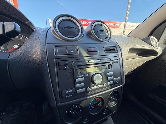 Ford Fiesta Ghia, 2007 года, пробег 242700 км