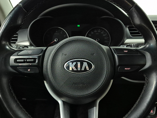 Kia Rio Luxe, 2017 года, пробег 50000 км