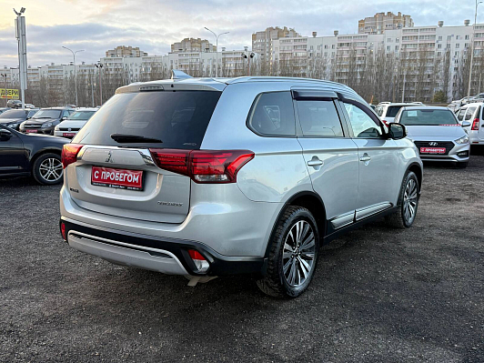 Mitsubishi Outlander Intense+, 2019 года, пробег 103700 км