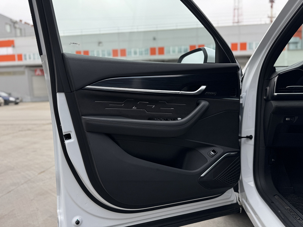 Geely Monjaro Flagship, белый