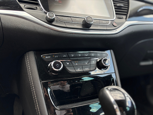 Opel Astra, 2018 года, пробег 190400 км