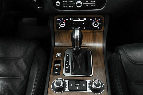 Volkswagen Touareg R-line, 2014 года, пробег 160000 км