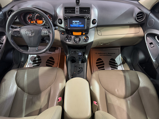 Toyota RAV4, 2012 года, пробег 170000 км