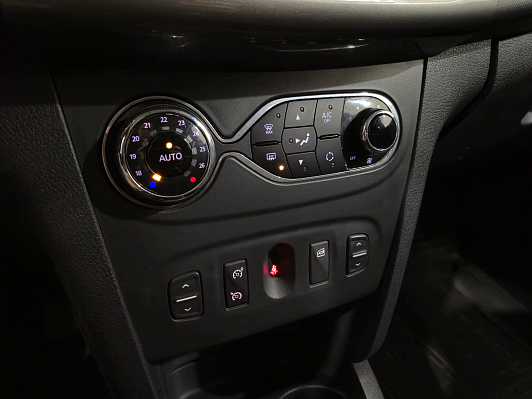 Renault Sandero, 2016 года, пробег 203270 км