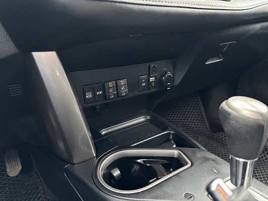 Toyota RAV4 Adventure, 2018 года, пробег 162309 км