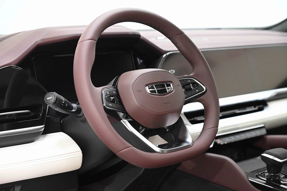 Geely Monjaro Flagship (2023-2025), черный