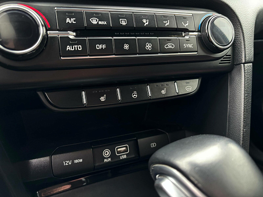 Kia Ceed Prestige, 2018 года, пробег 180268 км