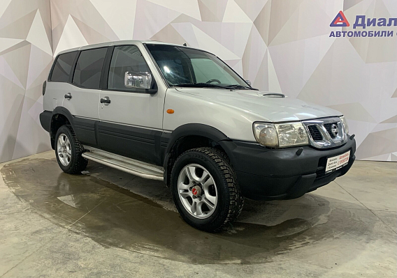 Nissan Terrano, 2004 года, пробег 196000 км