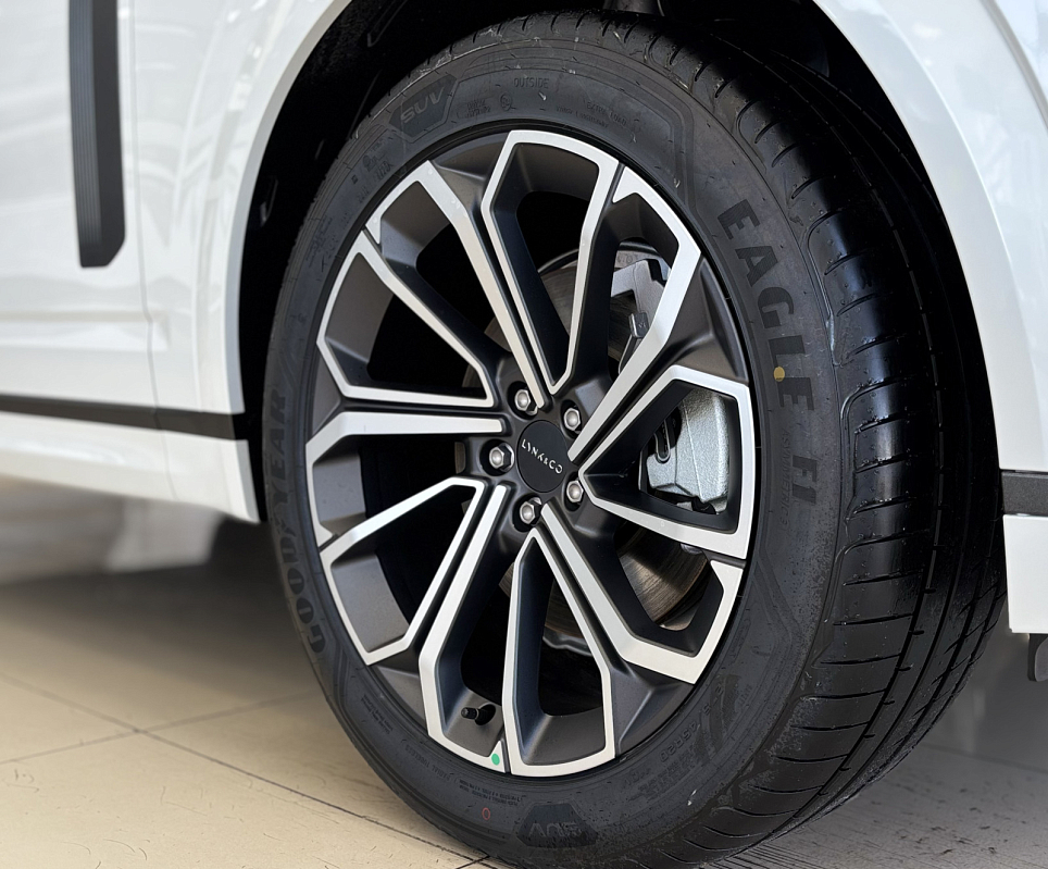 Nordcross 001 Ultra, белый