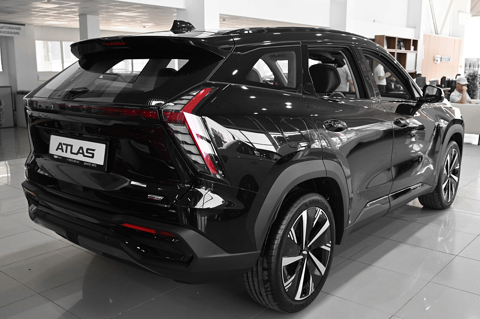 Geely Atlas Спорт, черный