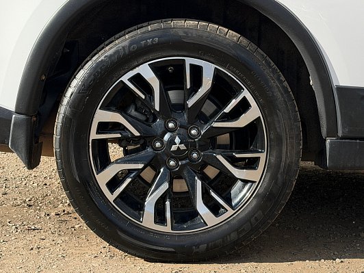 Mitsubishi Outlander Intense+, 2021 года, пробег 163500 км
