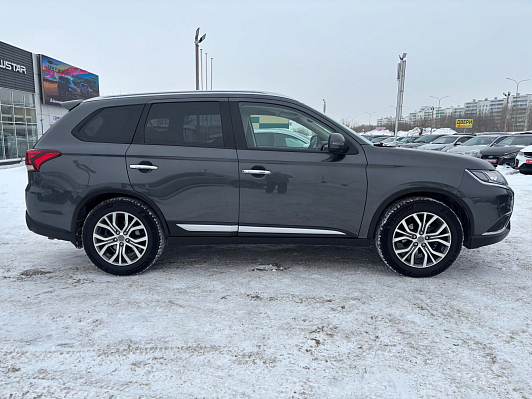 Mitsubishi Outlander Ultimate, 2020 года, пробег 157436 км