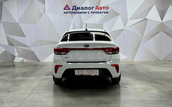 Kia Rio Luxe RED Line, 2019 года, пробег 121112 км