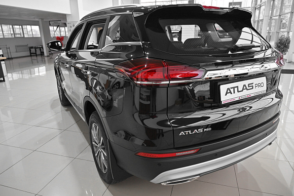 Geely Atlas Pro Luxury, черный