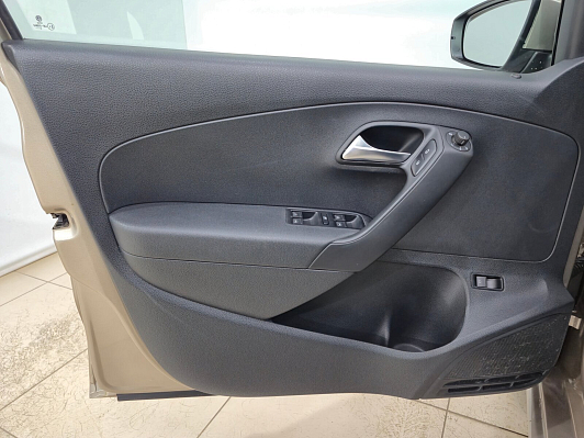 Volkswagen Polo Drive, 2018 года, пробег 123101 км