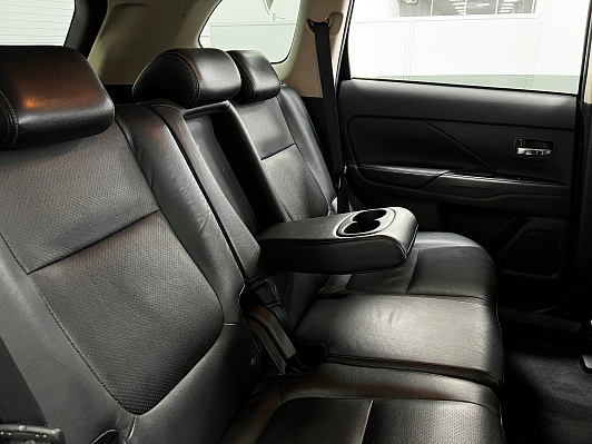 Mitsubishi Outlander Instyle, 2017 года, пробег 113625 км